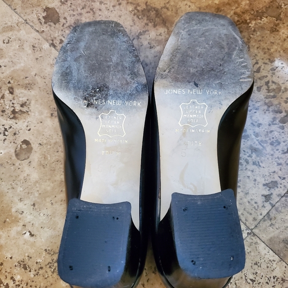 Jones New York Heels | Black Leather Pumps | Size 5 - Picture 6 of 11
